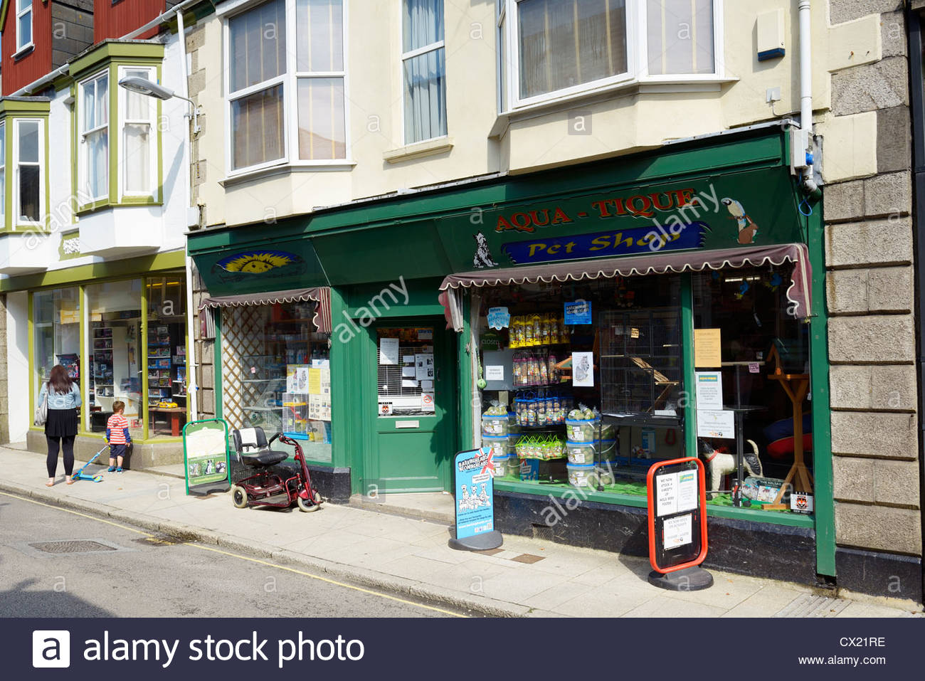 Open Fronted Shops High Resolution Stock Photography and Images Alamy