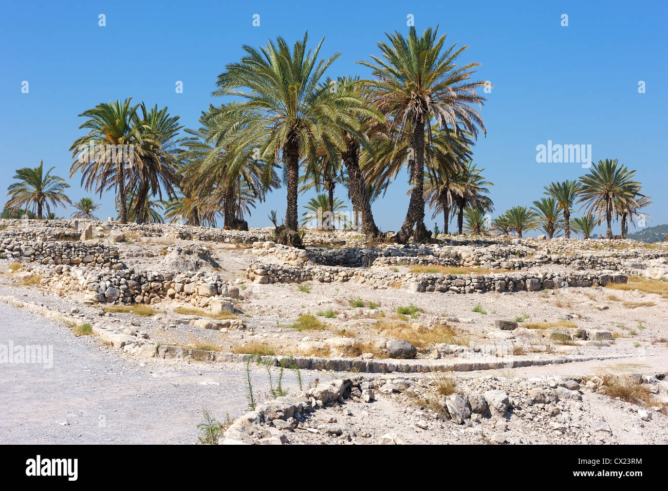 Remains of settlements on the hill Megiddo (early bronze age