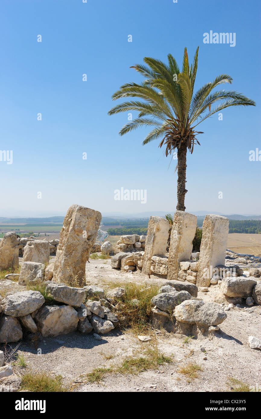 Remains of settlements on the hill Megiddo (early bronze age