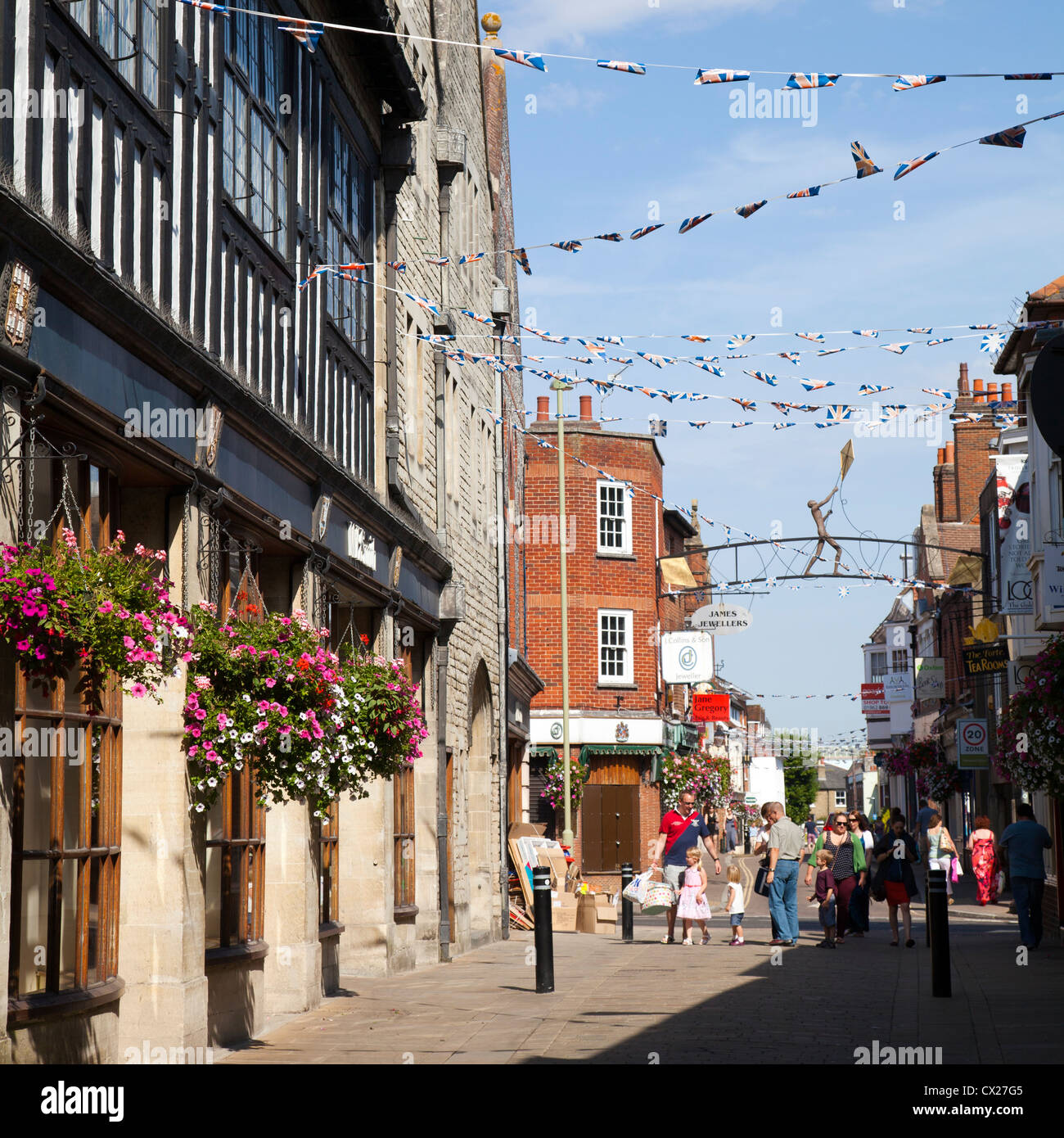 High street in winchester hampshire hi-res stock photography and images ...