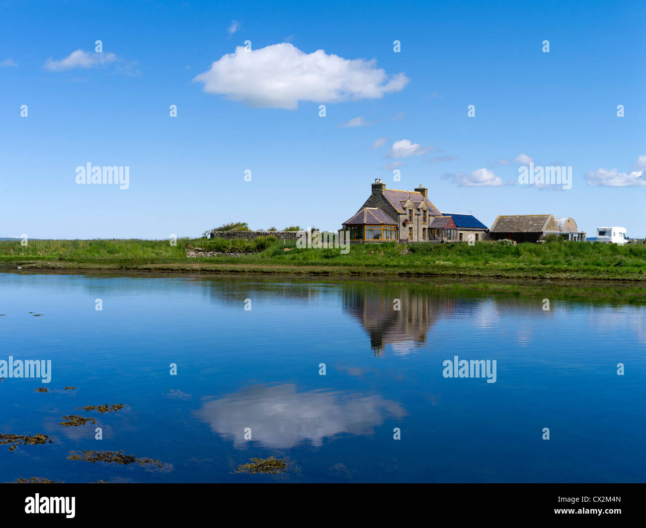 Loch Side Properties High Resolution Stock Photography and Images Alamy