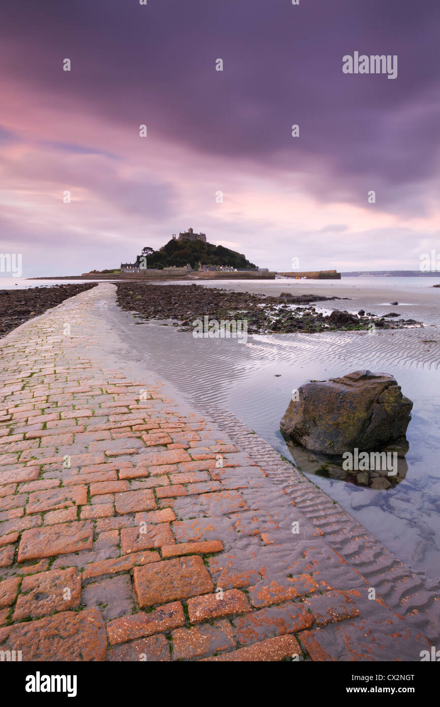 St Michaels Mount and the Causeway at dawn, Marazion, Cornwall, England. Autumn (October) 2010. Stock Photo