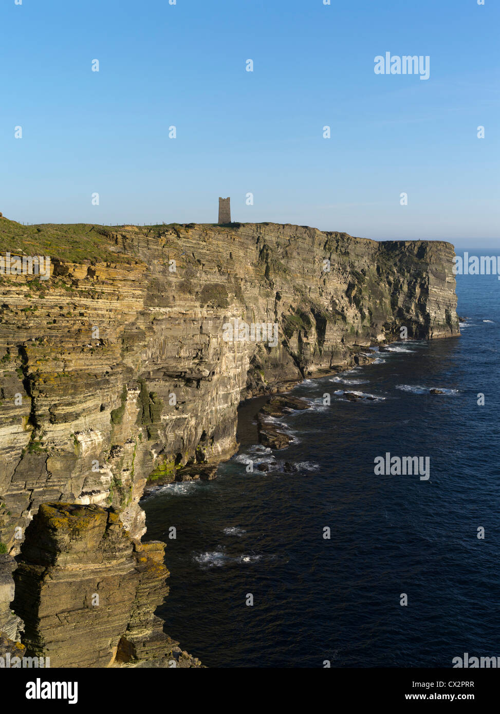 dh Marwick Head BIRSAY ORKNEY Kitchener Memorial sea cliffs RSPB bird nature reserve cliff face Stock Photo