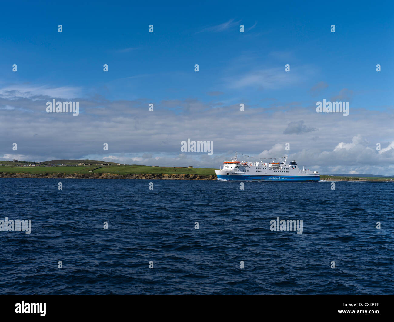 dh MV Hamnavoe HOY SOUND ORKNEY Northlink ferries MV Hamnavoe transitting Orkney coast ro ro ferry uk boat sailing Stock Photo