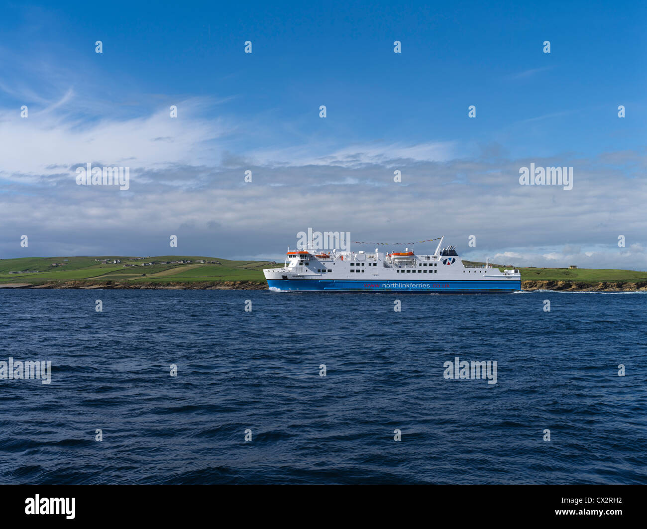 dh MV Hamnavoe HOY SOUND ORKNEY Northlink ferries MV Hamnavoe transitting Orkney coast passenger ferry boat Stock Photo