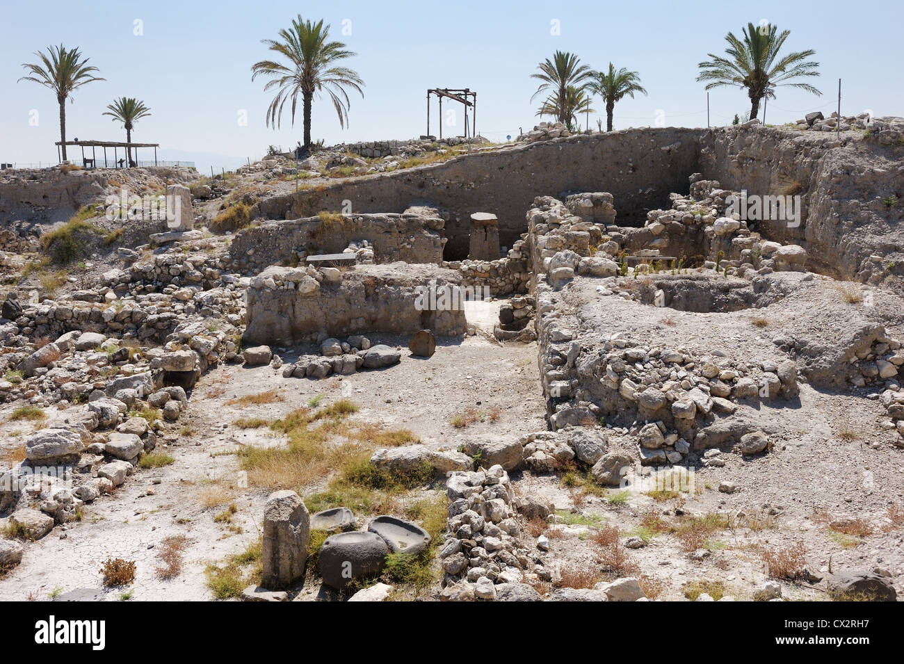 Remains of settlements on the hill Megiddo (early bronze age