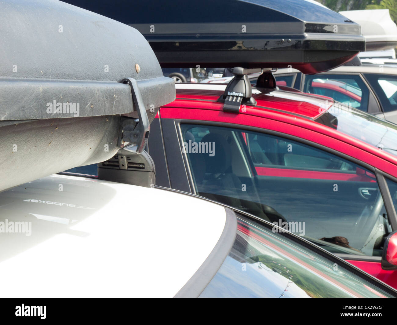 Car roof rack luggage hi-res stock photography and images - Alamy