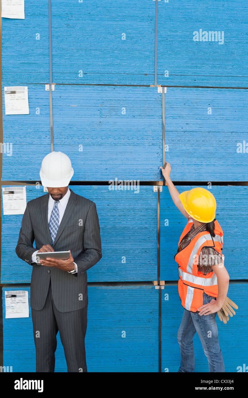 African american women engineer hi-res stock photography and images - Alamy