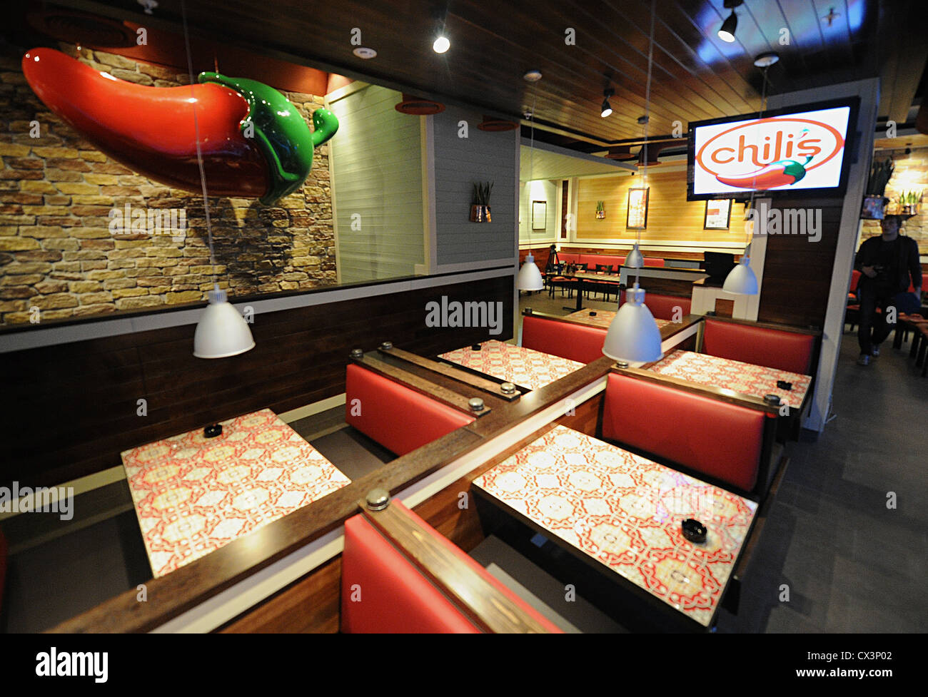 ITAR-TASS: MOSCOW, RUSSIA. FEBRUARY 1, 2011. Inside a 'Chili's ...
