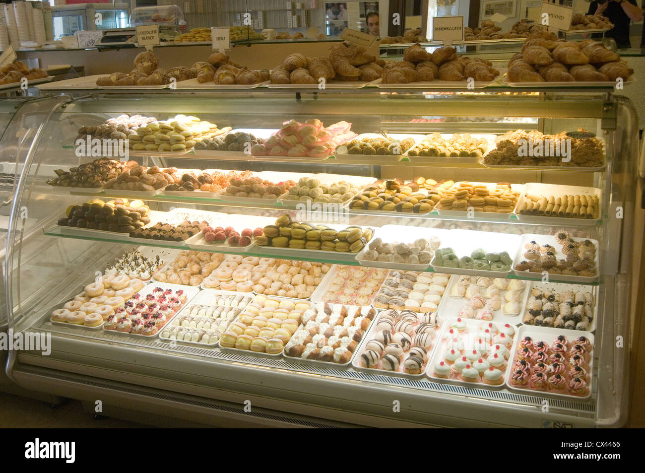 patisserie italian italy cakes cake sweet tooth sweets sweettooth