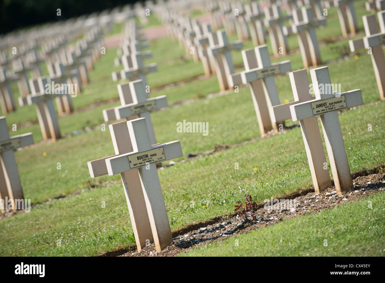 Grave markers at Albain St Nazaire (Notre Dame de Lorette) the Trench national WW1 memorial Stock Photo