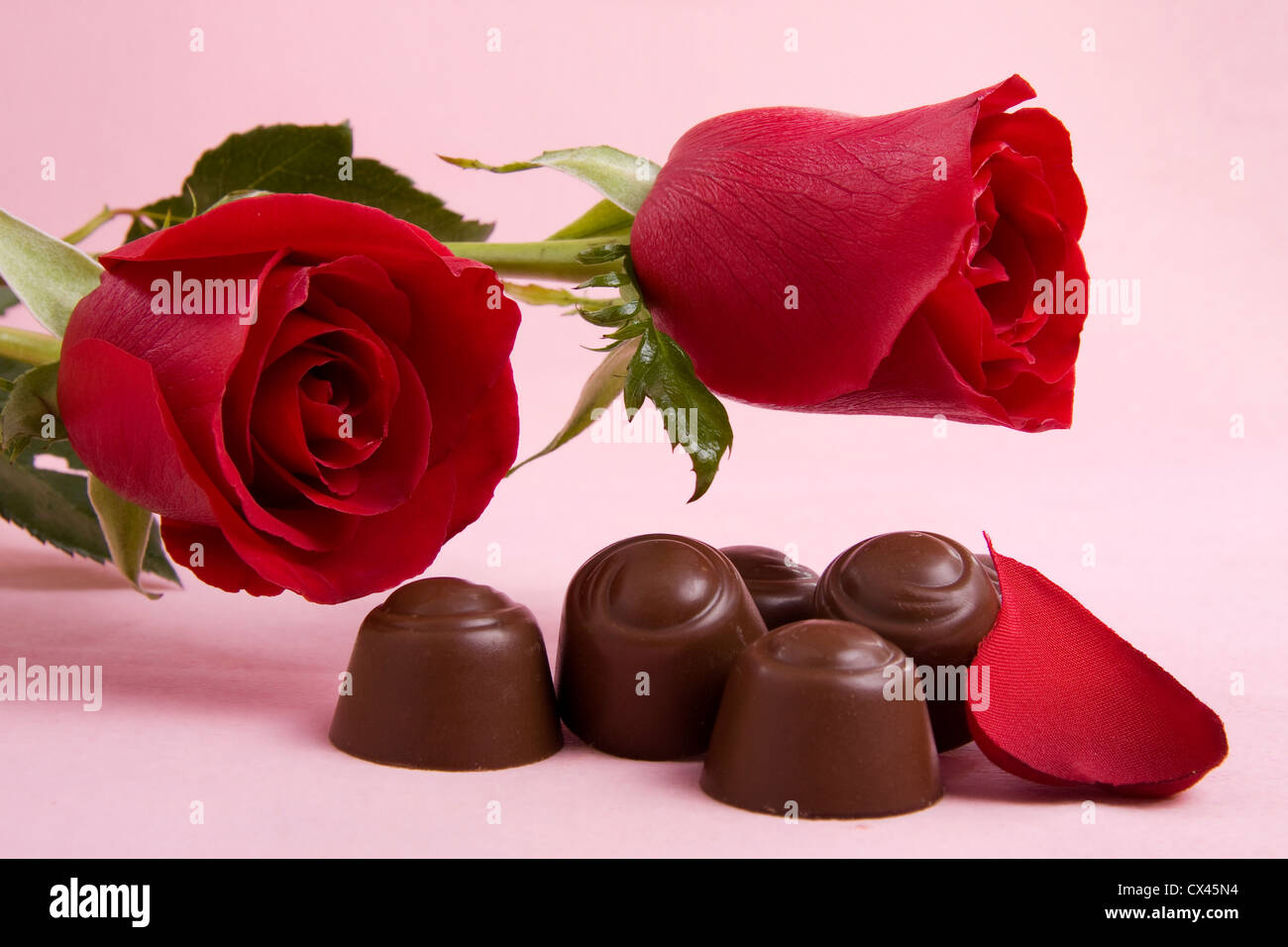 Chocolates And Flowers Real Pics / Prestige Flowers Delivery With Free