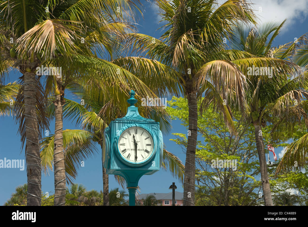 PUBLIC CLOCK TIMES SQUARE PEDESTRIAN MALL FORT MYERS BEACH FLORIDA USA ...
