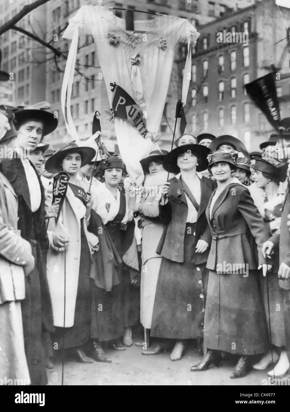 Garment workers parading on May Day, New York City, 1916 Stock Photo