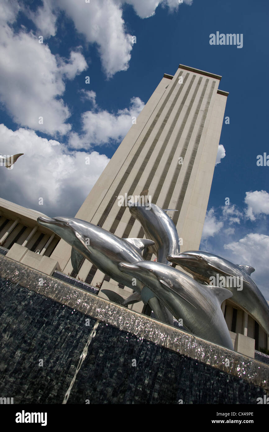 STORMSONG DOLPHIN SCULPTURE WALKER FOUNTAIN NEW STATE CAPITOL BUILDING TALLAHASSEE FLORIDA USA Stock Photo