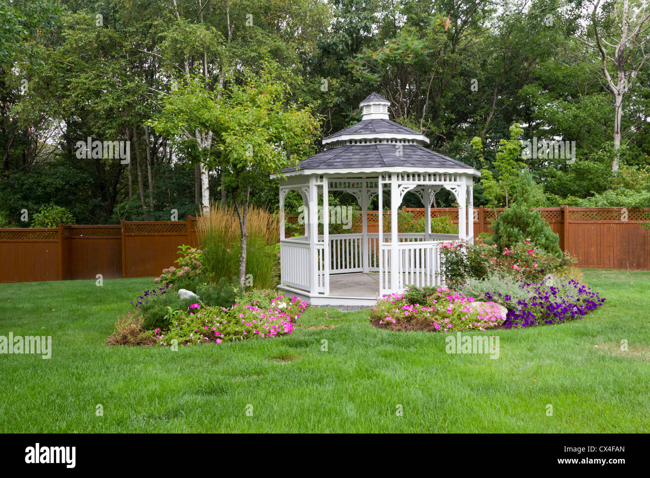 Flower gardens with gazebo hires stock photography and images Alamy