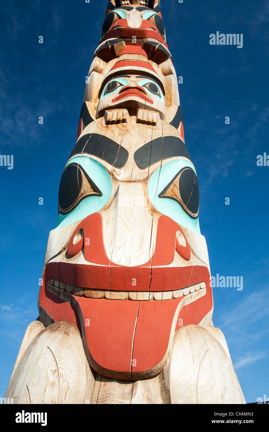 Totem pole art hi-res stock photography and images - Alamy