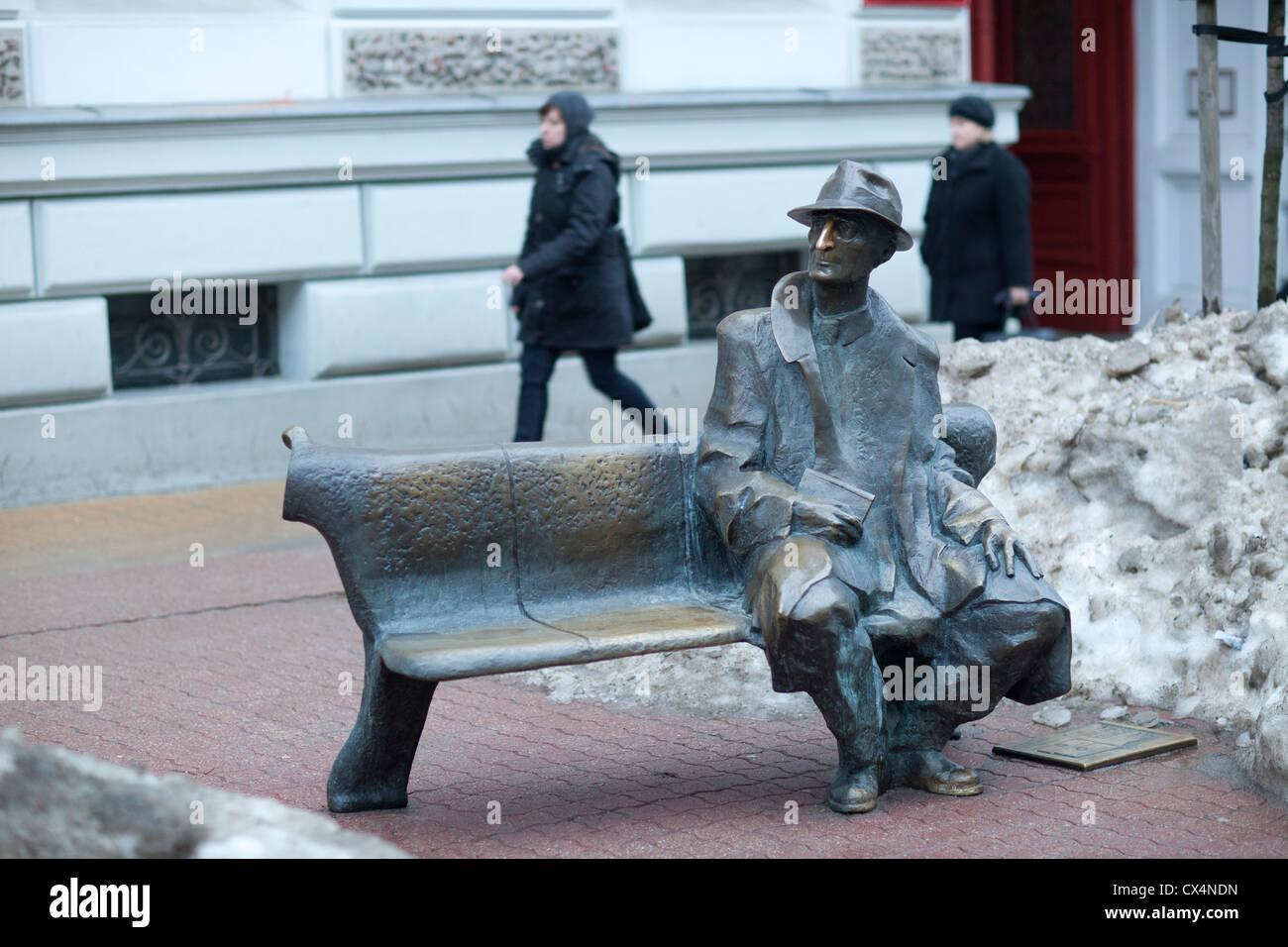 Julian Tuwim poet Statue Piotrkowska Lodz Poland Stock Photo Alamy