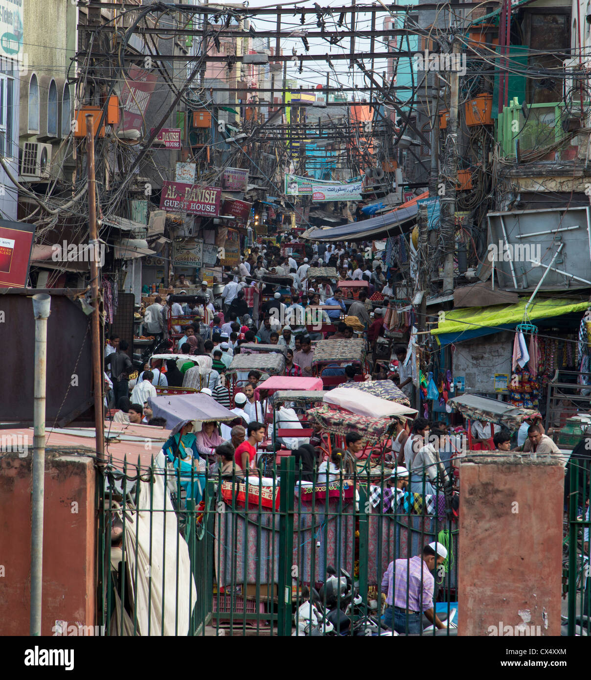 Crowded city street india hi-res stock photography and images - Alamy