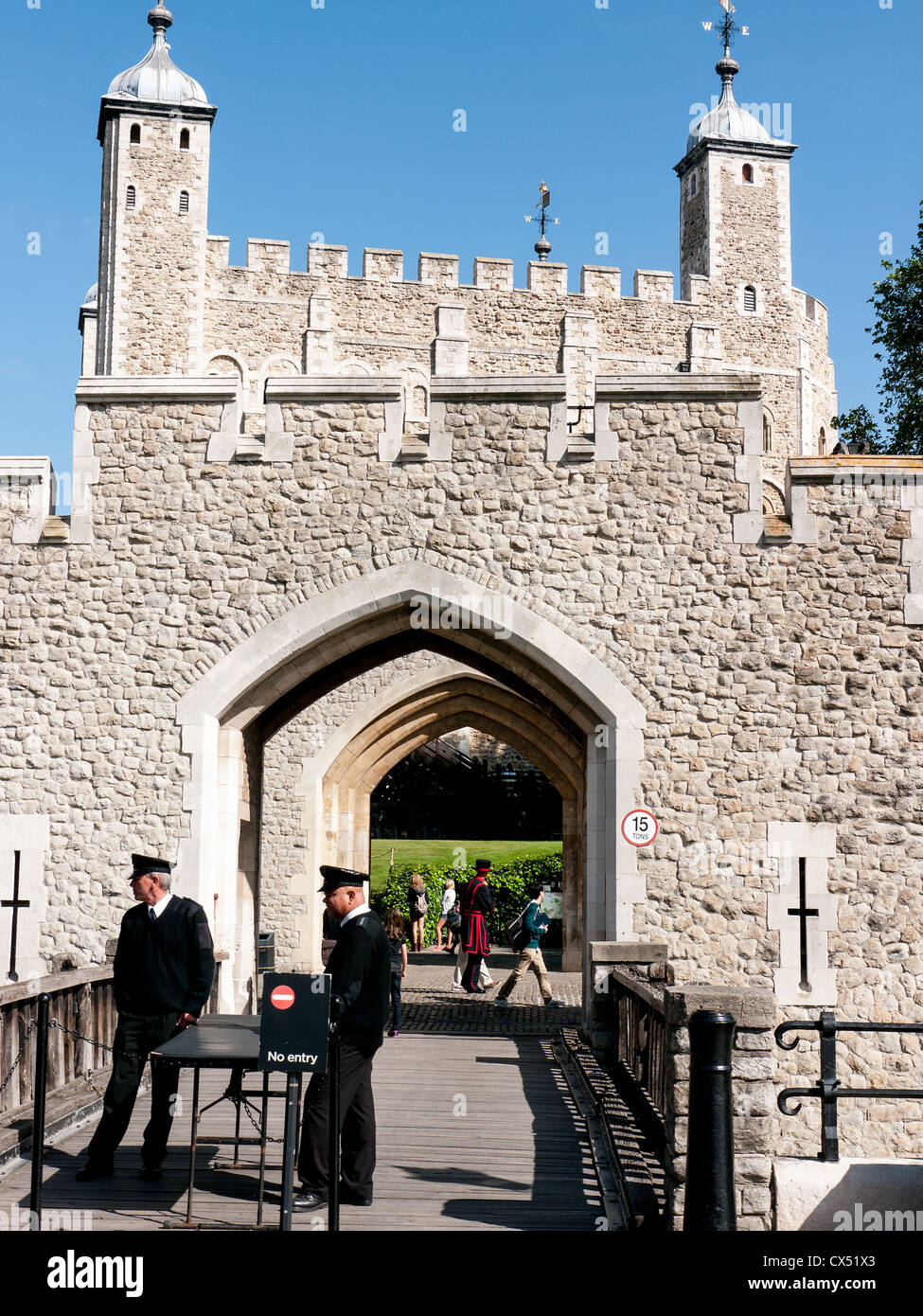 Entrance at the South tower and ramparts of the Tower of London, England Stock Photo