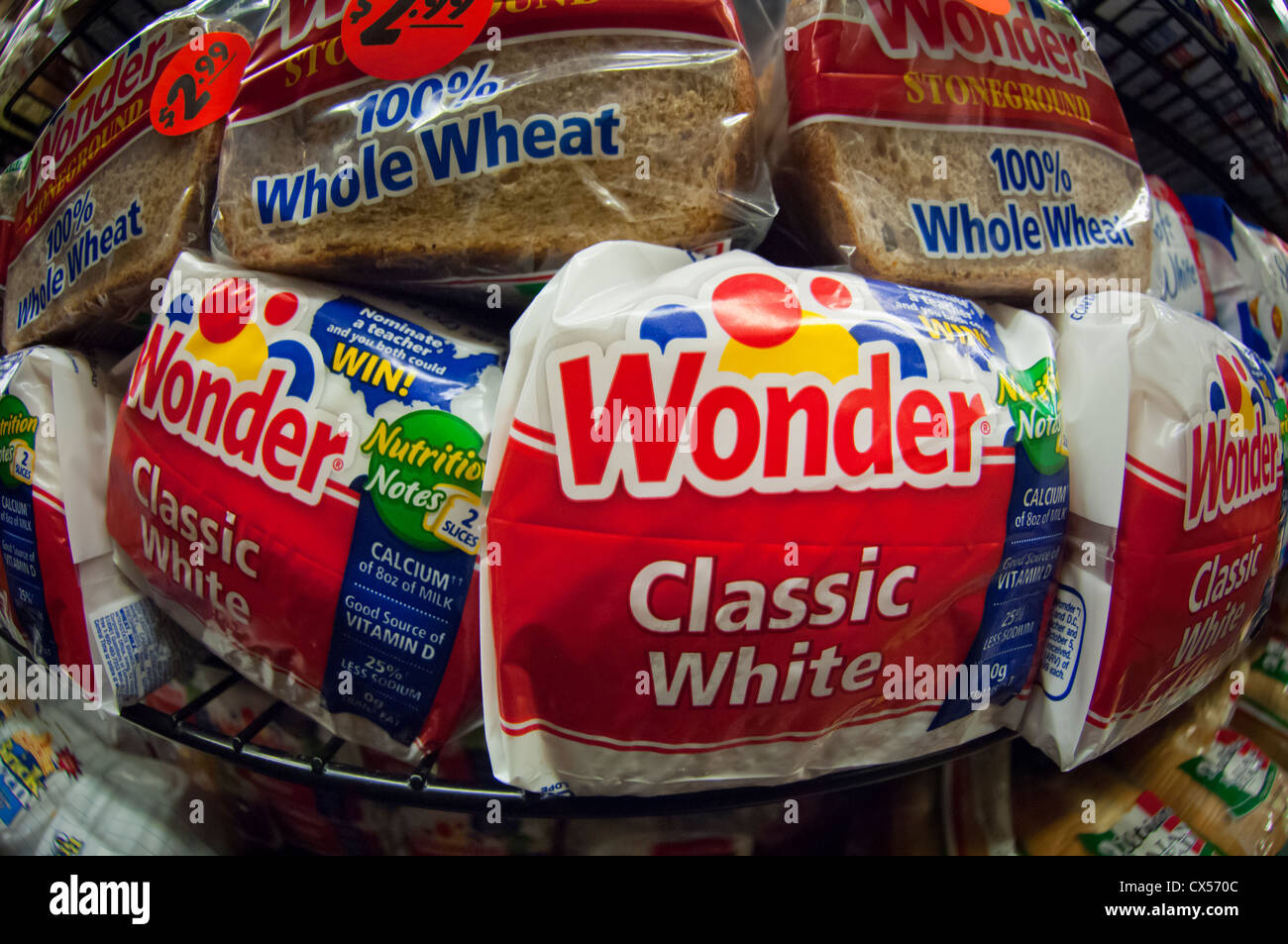 Loaves of Wonder Bread in a supermarket New York Stock Photo