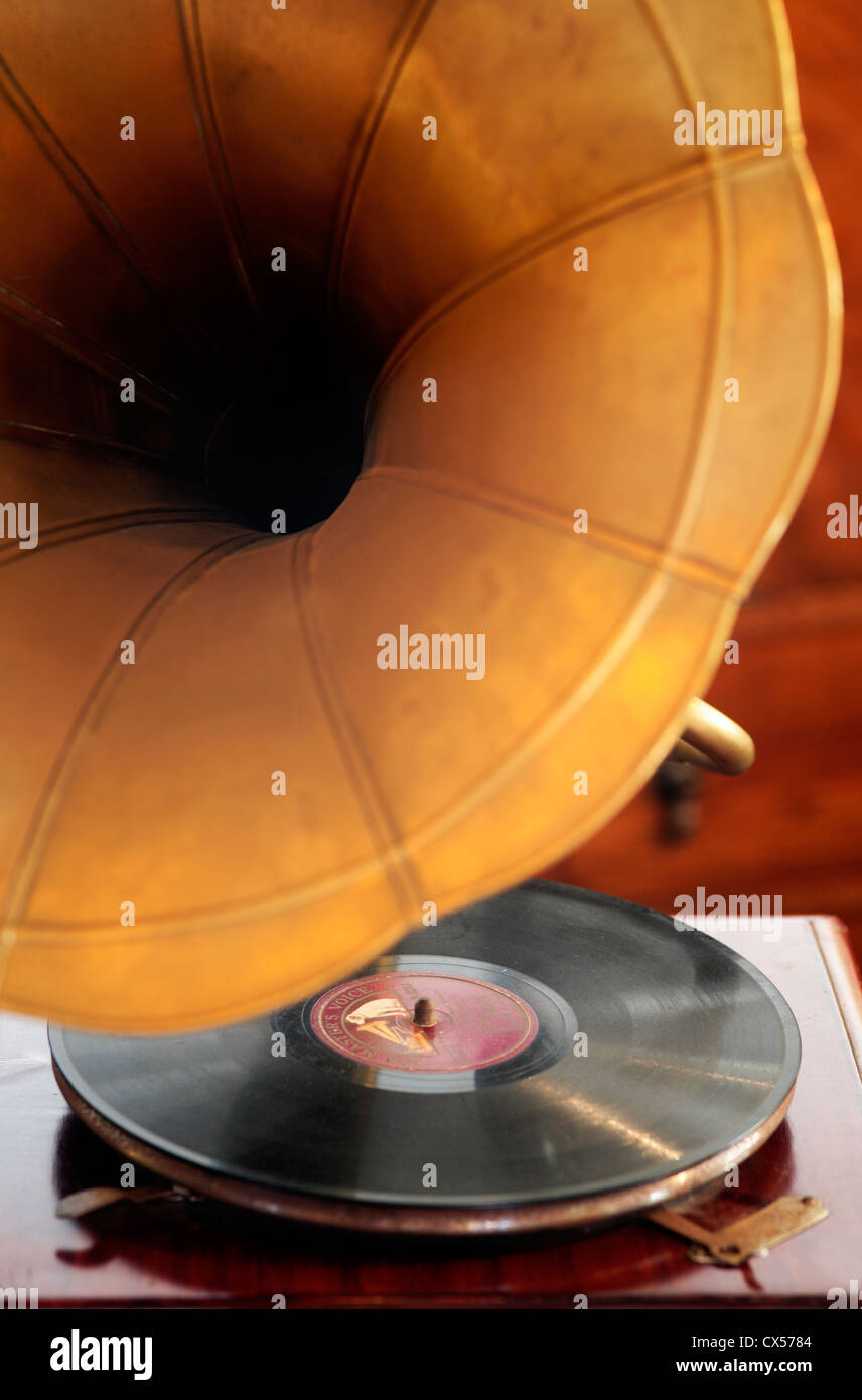 Gramophone vintage hi-res stock photography and images - Alamy