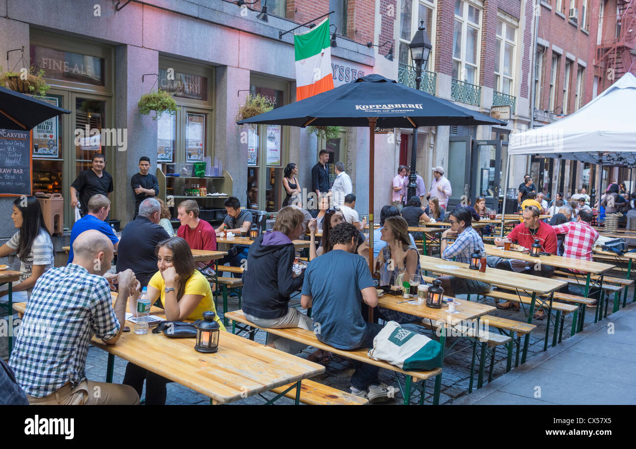 Alfresco dining on Stone Street near the Stock Exchange in New York