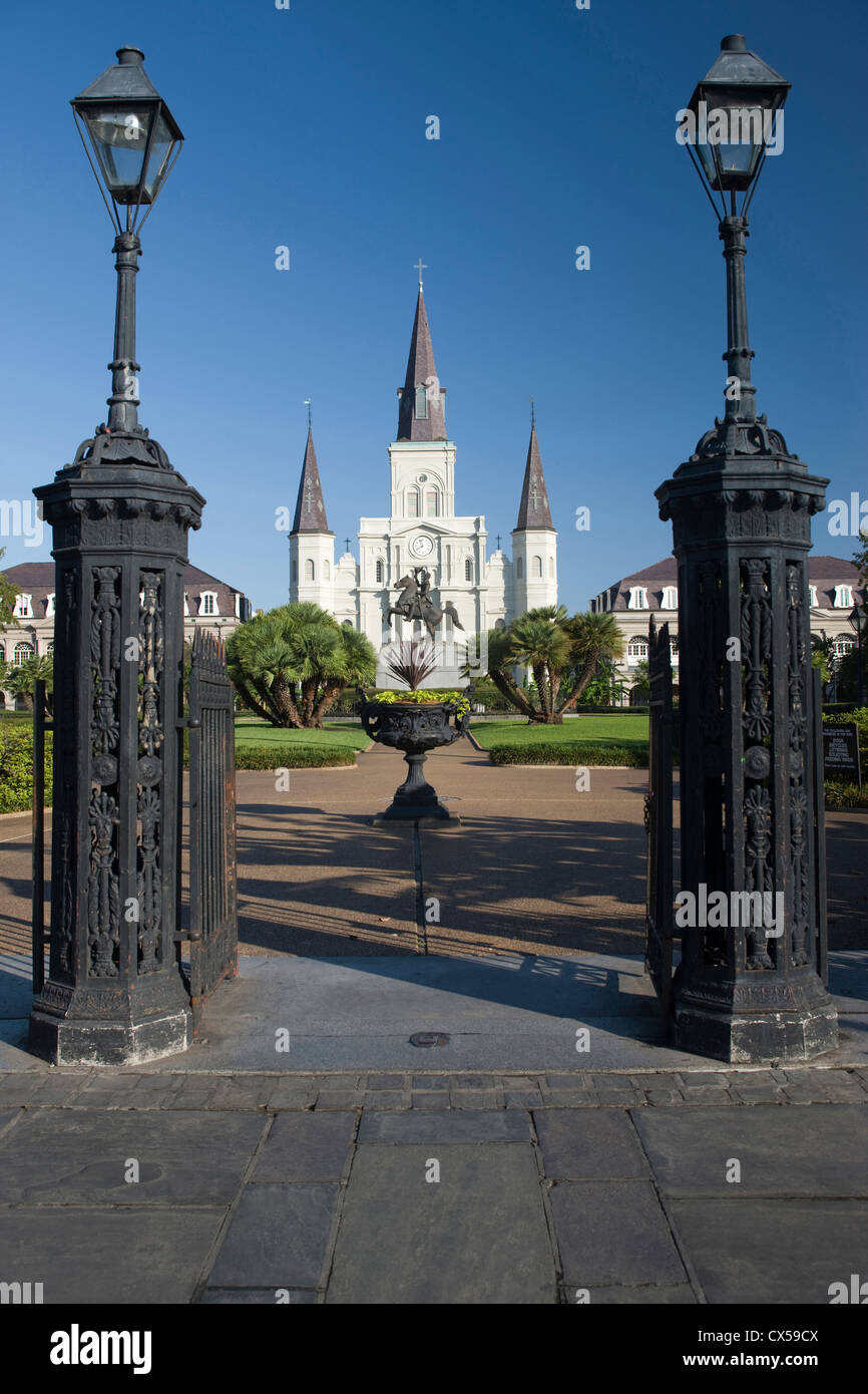 CAST IRON SOUTH ENTRANCE GATE JACKSON SQUARE FRENCH QUARTER DOWNTOWN NEW ORLEANS LOUISIANA USA Stock Photo