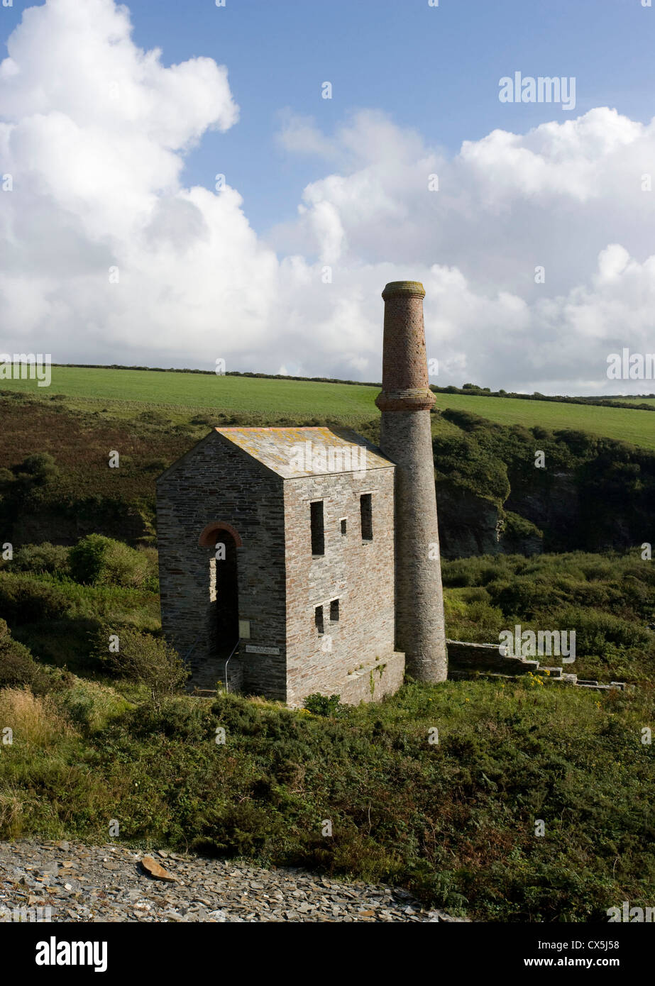 Tin mines on north cornwall hires stock photography and images Alamy