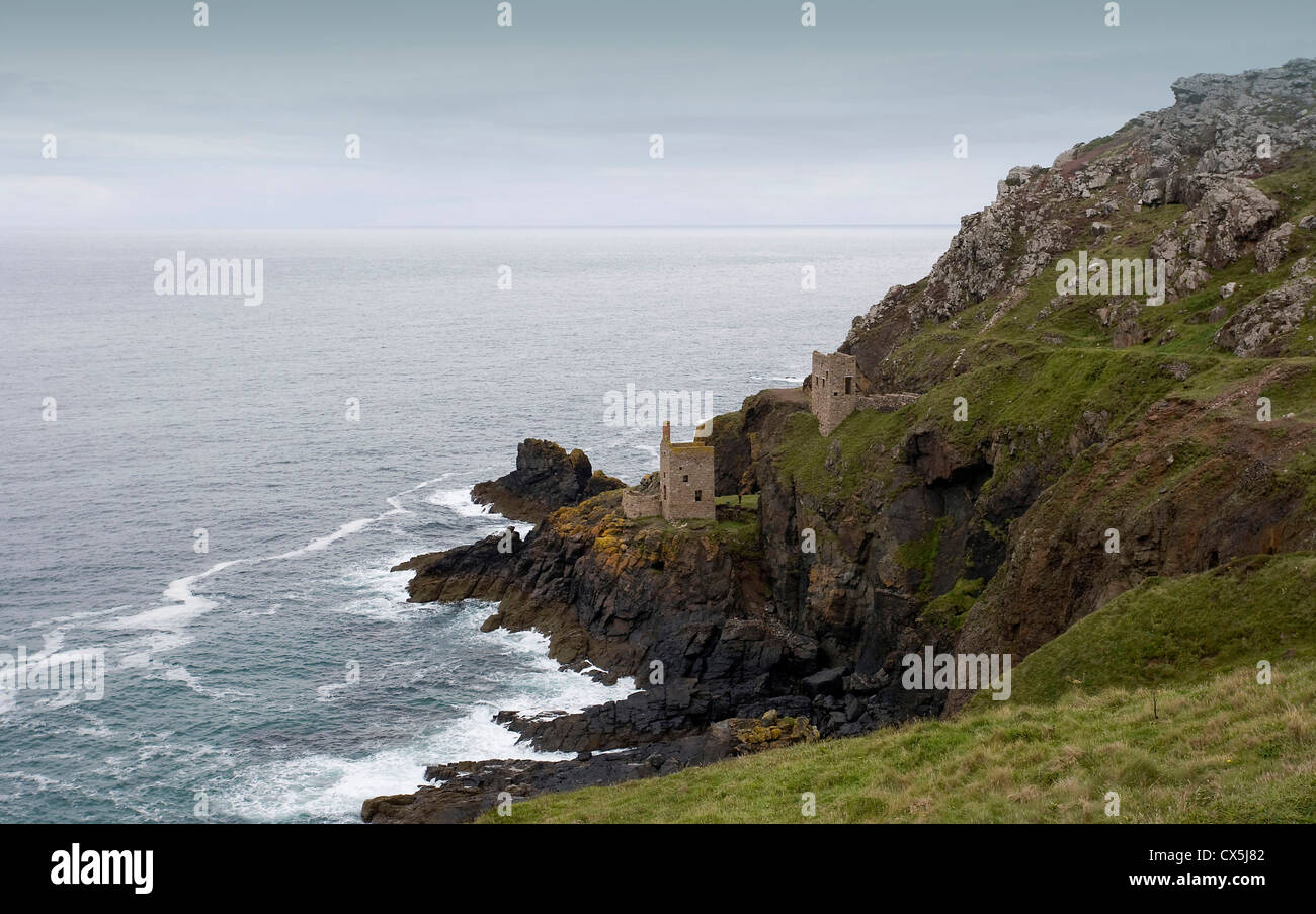 Tin Mines on North Cornwall Coast, Goonvrea Stock Photo Alamy
