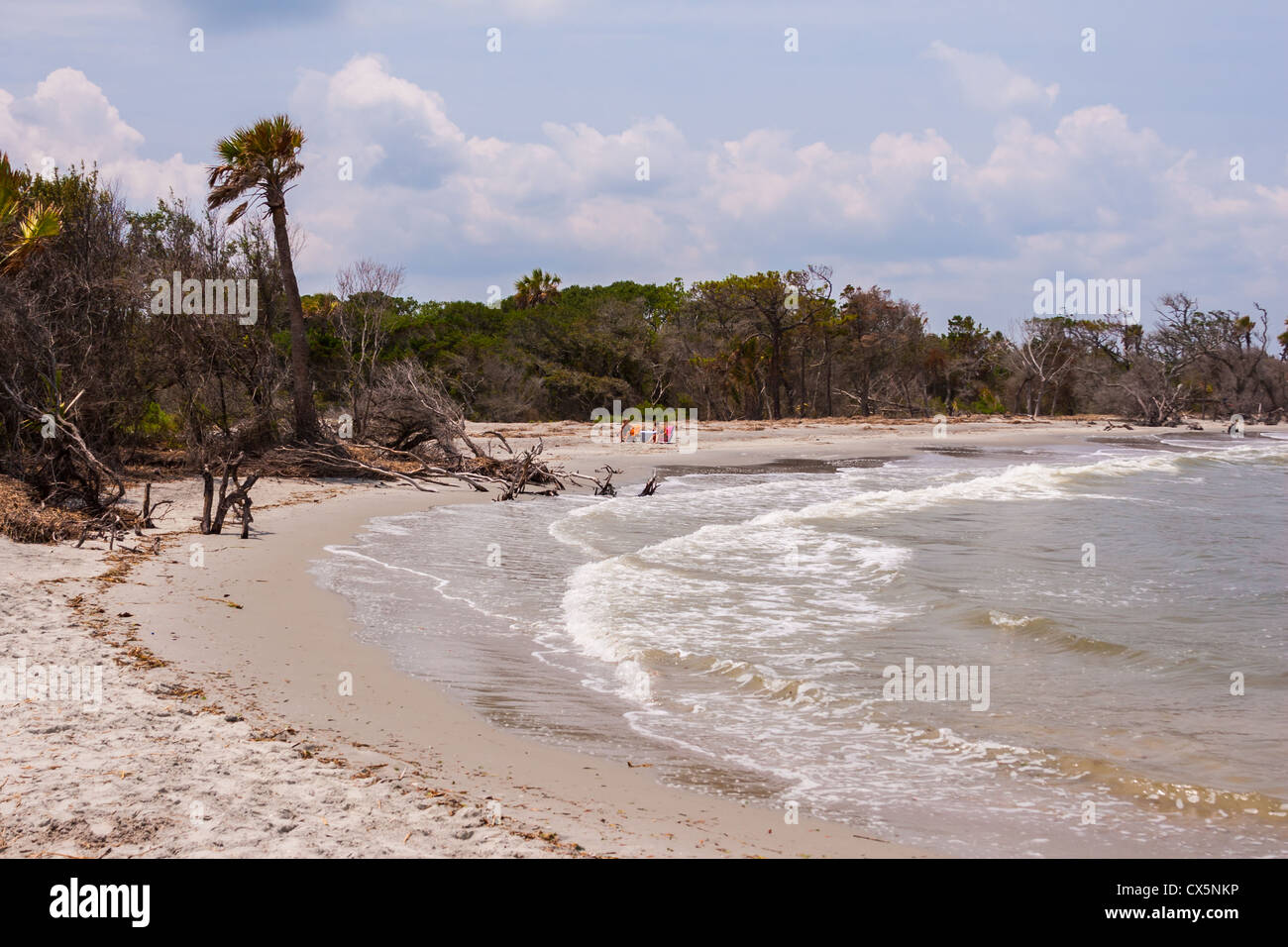 Women on ocean beach hi-res stock photography and images - Alamy