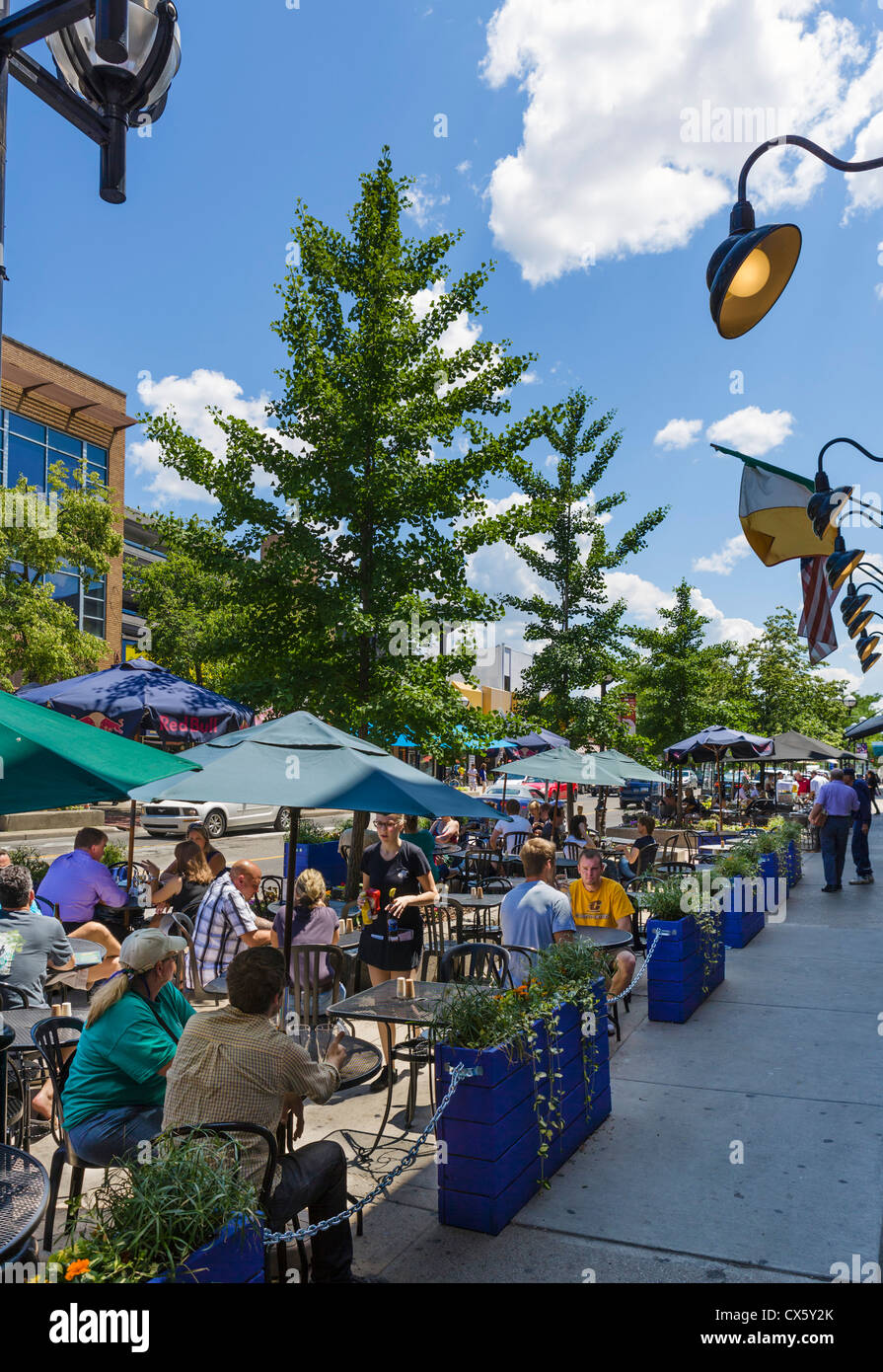 Sidewalk restaurant on Main Street in downtown Ann Arbor, Michigan, USA