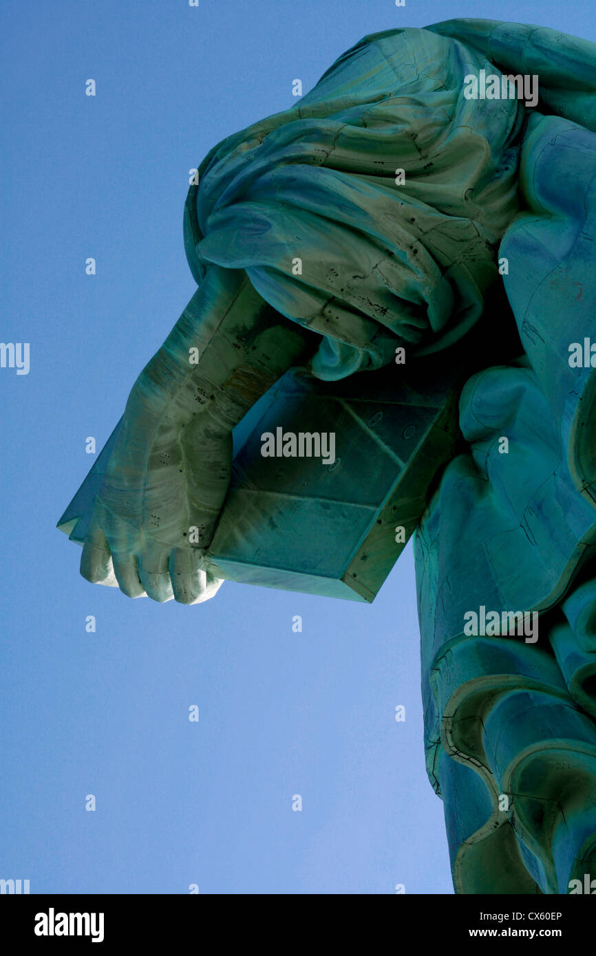 Statue of liberty hand hires stock photography and images Alamy