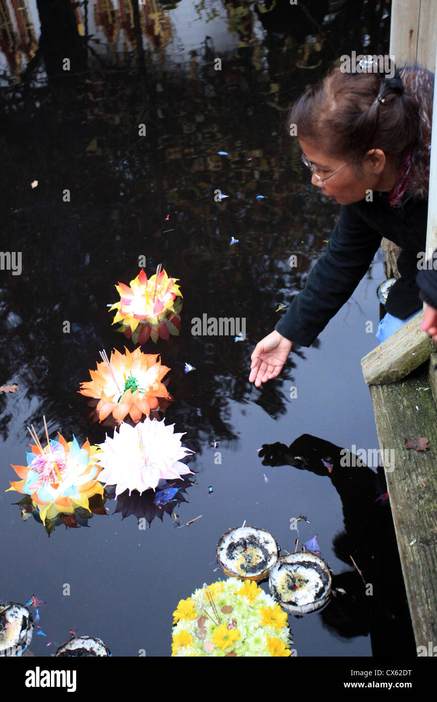 Loy Krathong Festival, Wat Buddhapadipa Temple Wimbledon, London Stock Photo