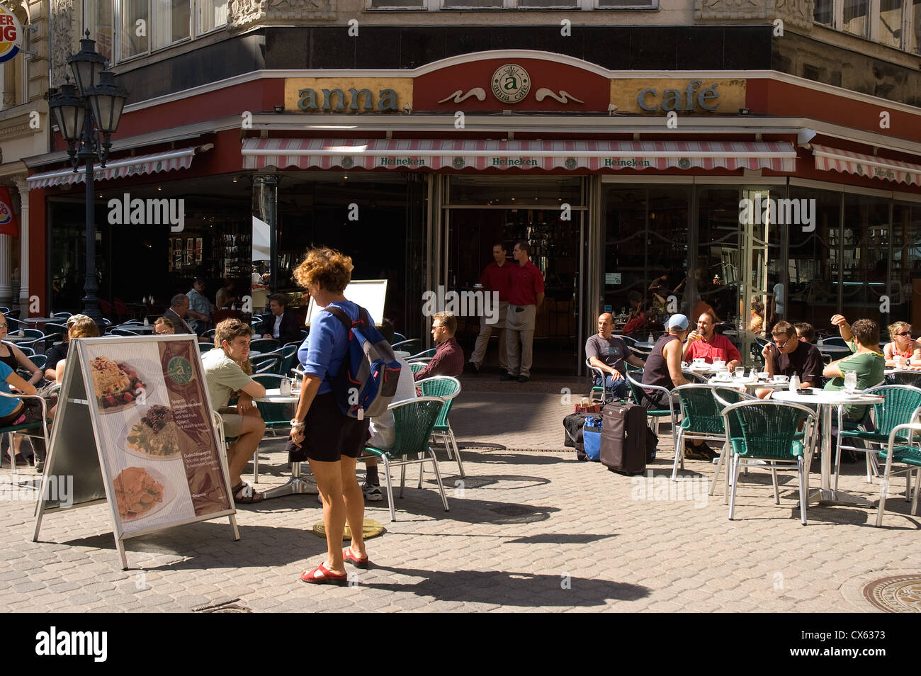 Elk190-1489 Hungary, Budapest, Pest, outdoor cafe with menu display Stock Photo