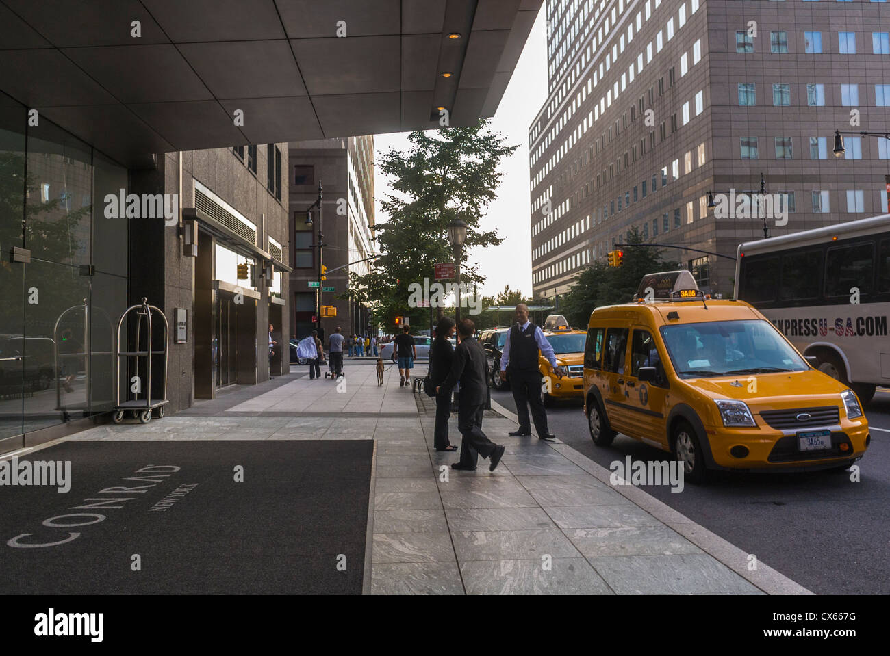 New York, NY, USA, Luxury Hotel, Conran, Front, Taxi Cab, Street Scenes, Business Center Manhattan Stock Photo