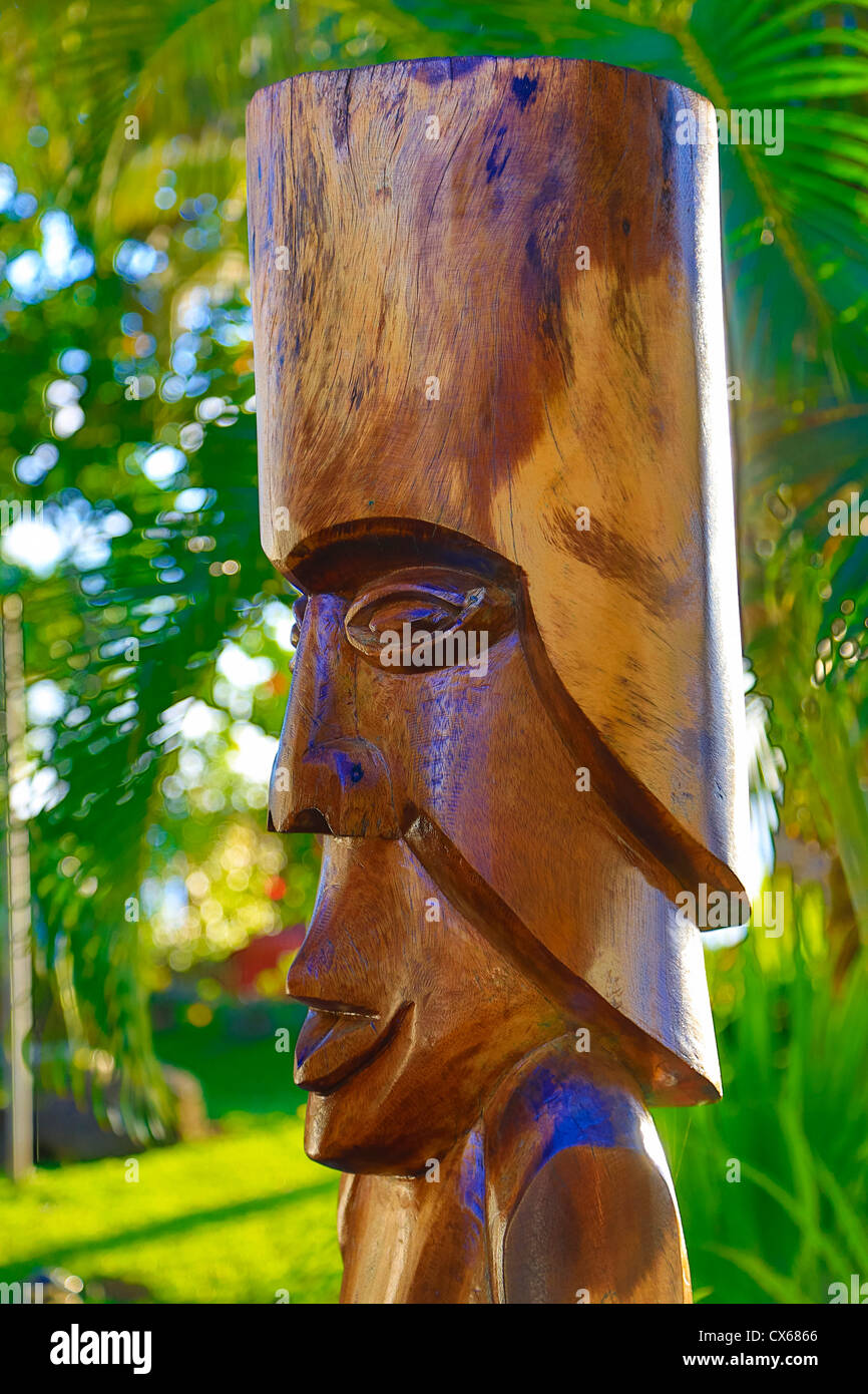 Tiki resort hi-res stock photography and images - Alamy