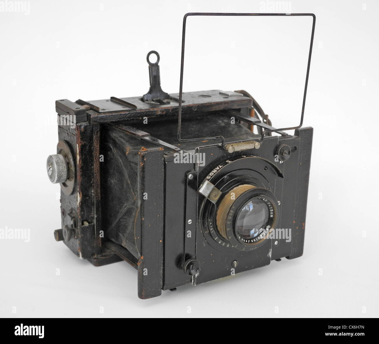 This is a vintage Fleet Street press camera - a Peeling and Van Neck (VN) 9cmx 12cm plate camera used by photographers between the 1930's and the 1950's PROPERTY RELEASE NOT REQUIRED COMPANY NO LONGER EXISTS Stock Photo