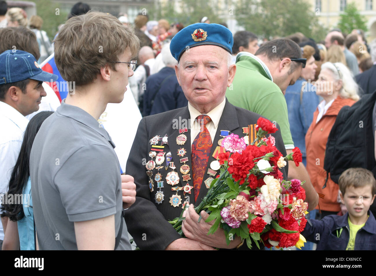 Russian war veterans celebrating the WWII victory on Victory Day near ...