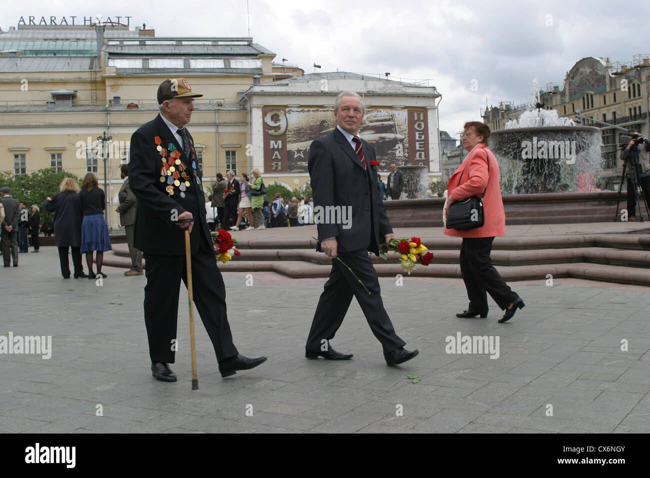 Russian war veterans celebrating the WWII victory on Victory Day near ...