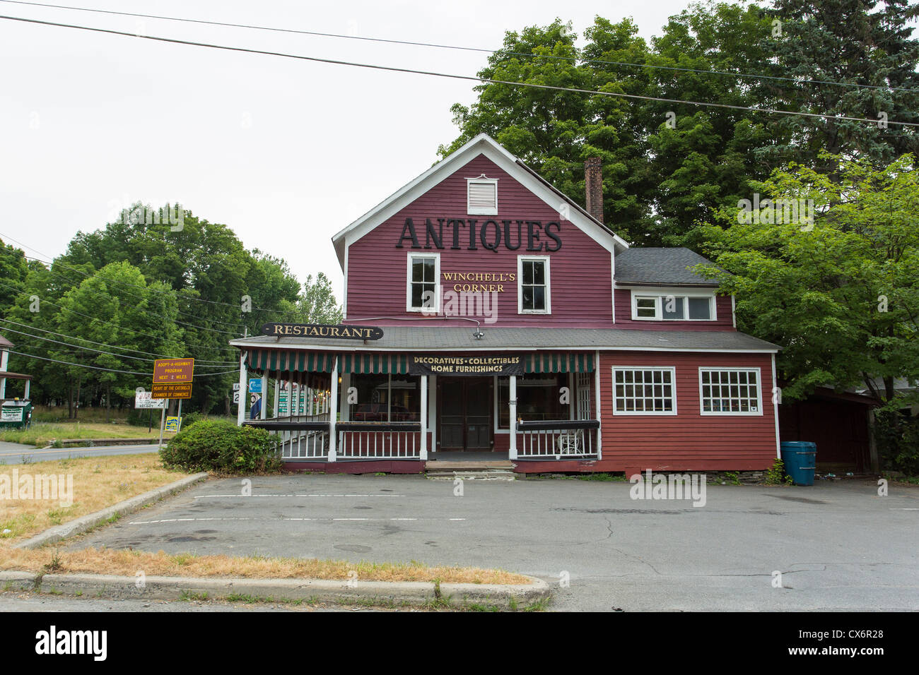 Antiques store front street view in Phoenicia, Catskills, New York Stock Photo Alamy