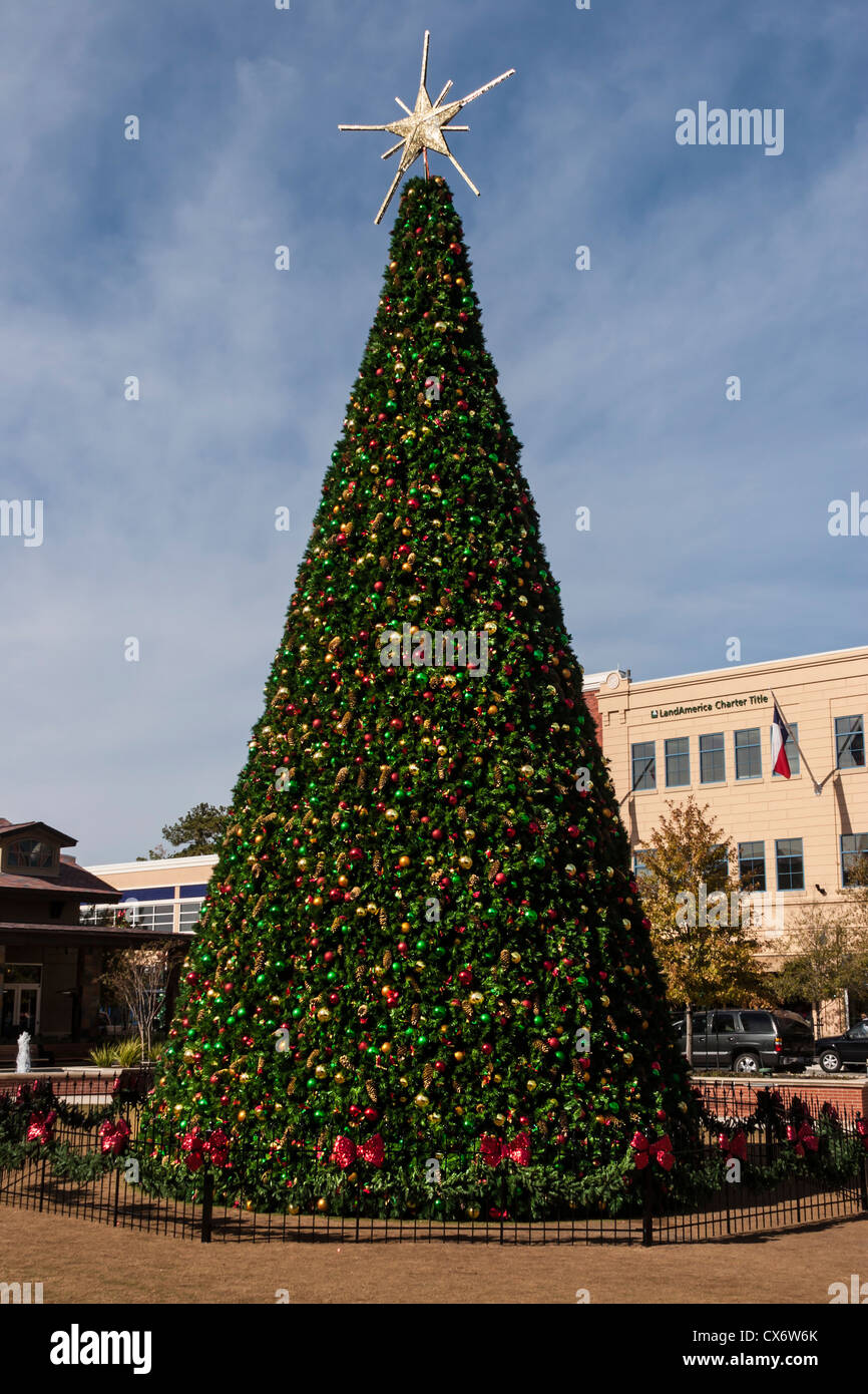 Christmas tree and decorations at Market Street park in The Woodlands