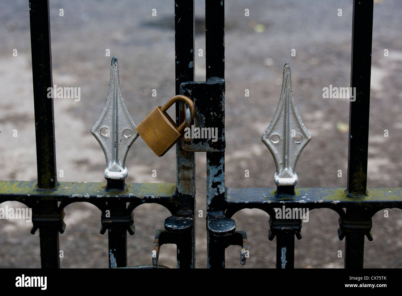 Spiked gate hires stock photography and images Alamy