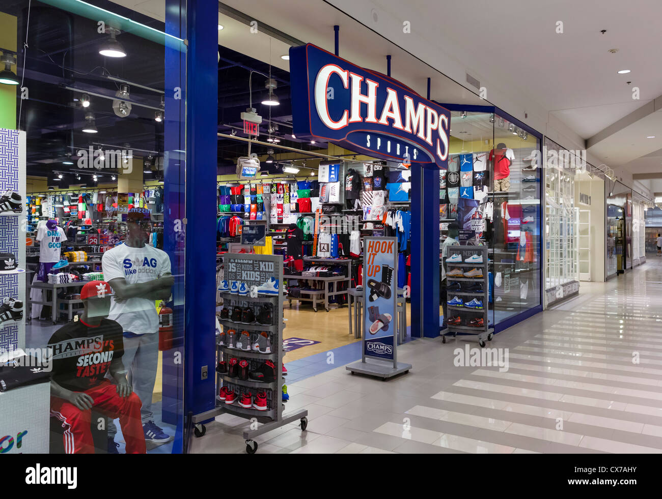 trompet Zichzelf Reizende handelaar Champs Sports store in the Mall of America, Bloomington, Minneapolis,  Minnesota, USA Stock Photo - Alamy