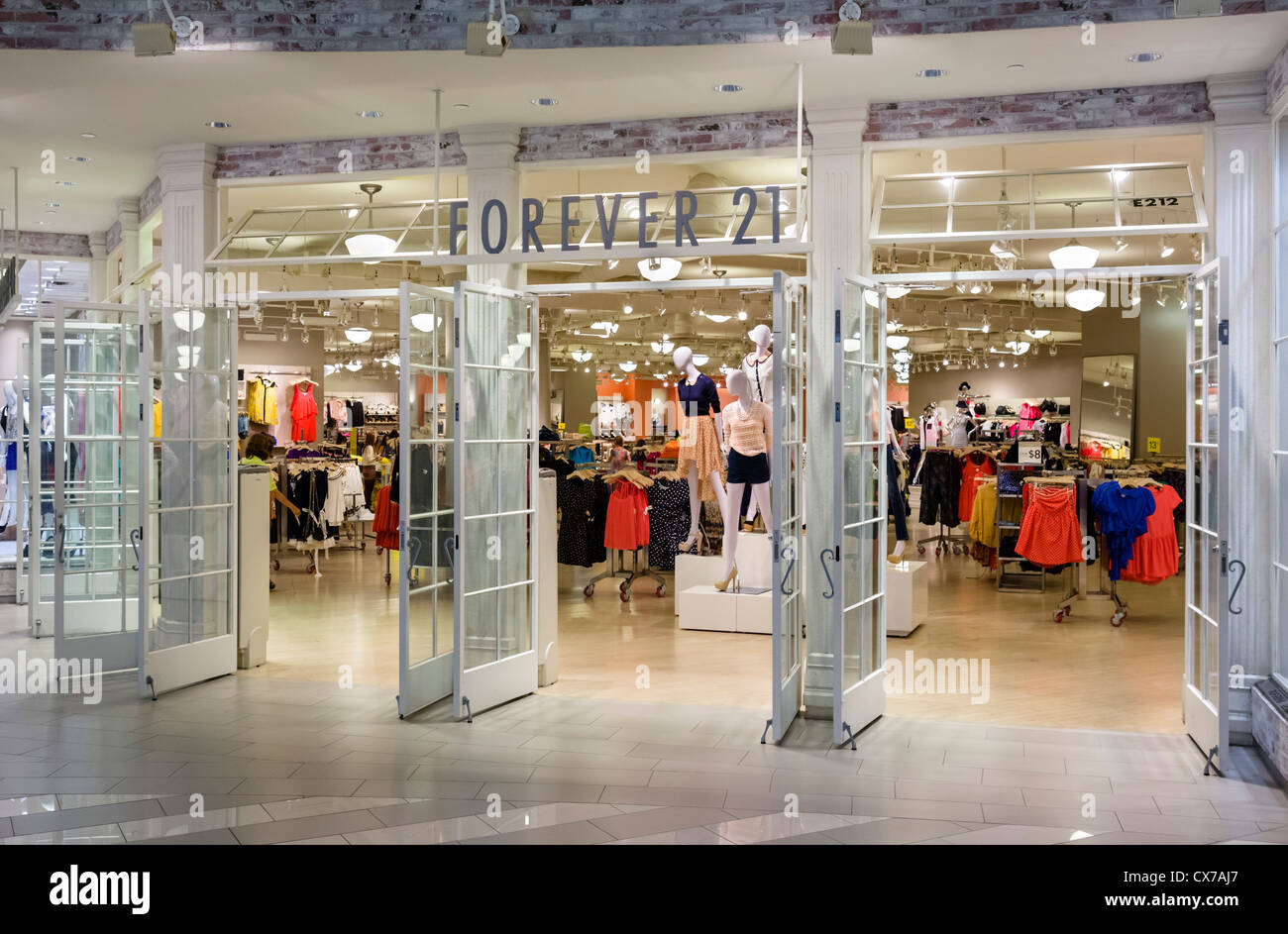 Forever 21 store in the Mall of America, Bloomington, Minneapolis, Minnesota, USA Stock Photo