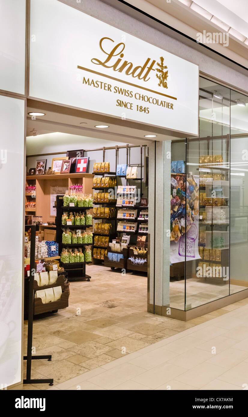 Lindt Chocolatier store in the Mall of America, Bloomington, Minneapolis, Minnesota, USA Stock Photo