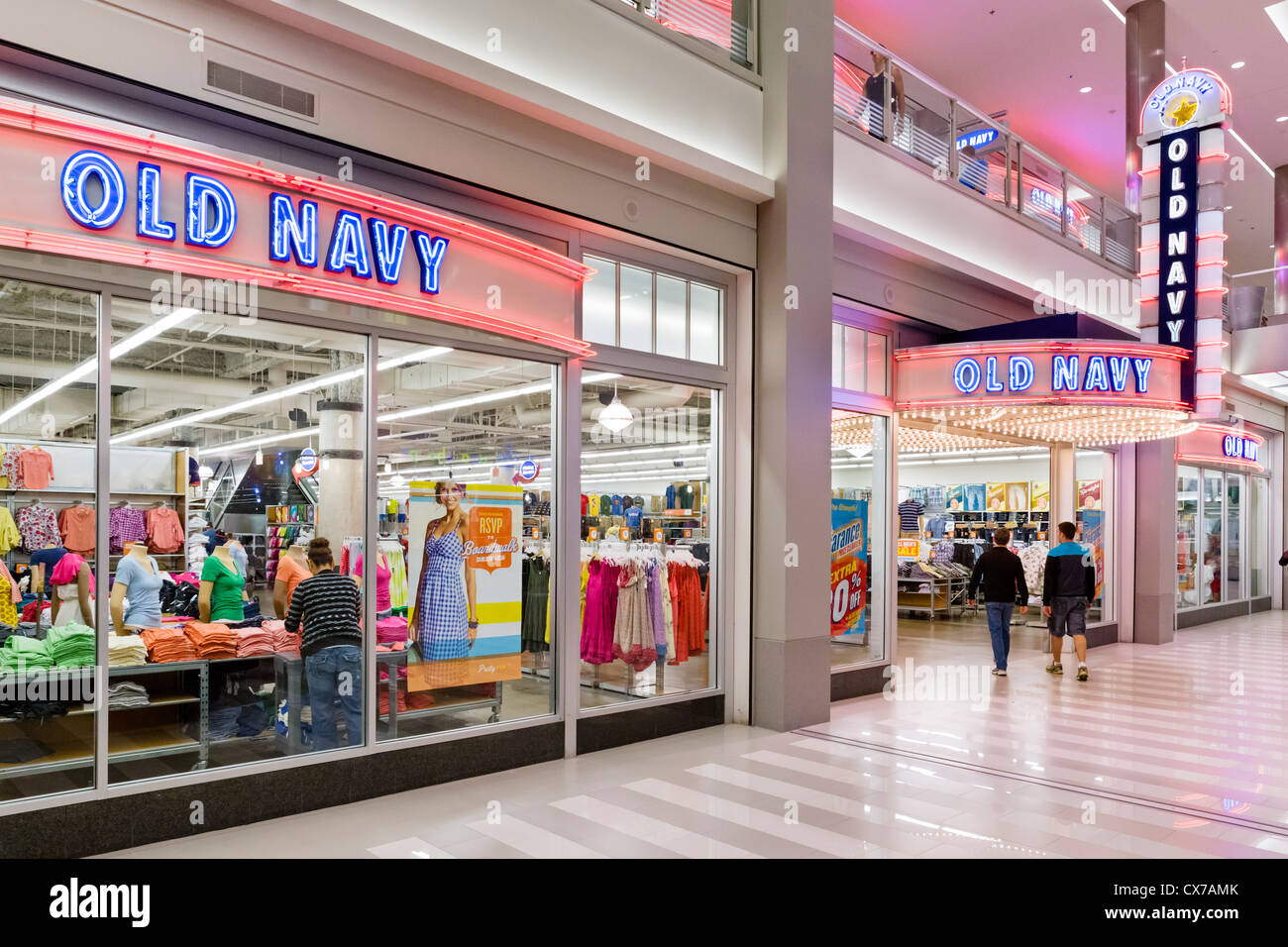 Old Navy store in the Mall of America, Bloomington, Minneapolis, Minnesota, USA Stock Photo