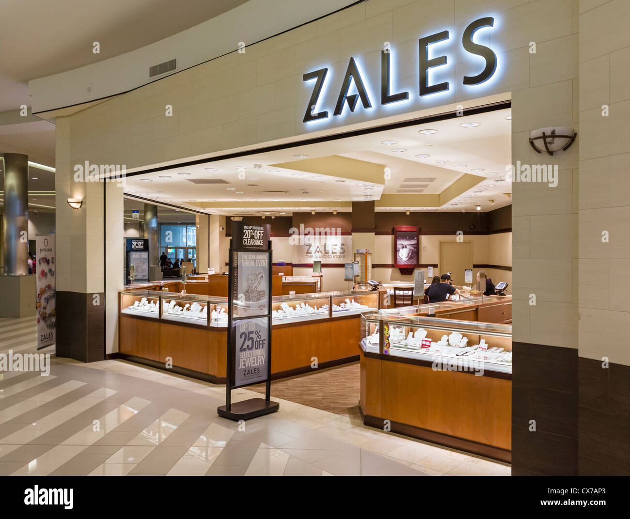 Zales store in the Mall of America, Bloomington, Minneapolis, Minnesota, USA Stock Photo