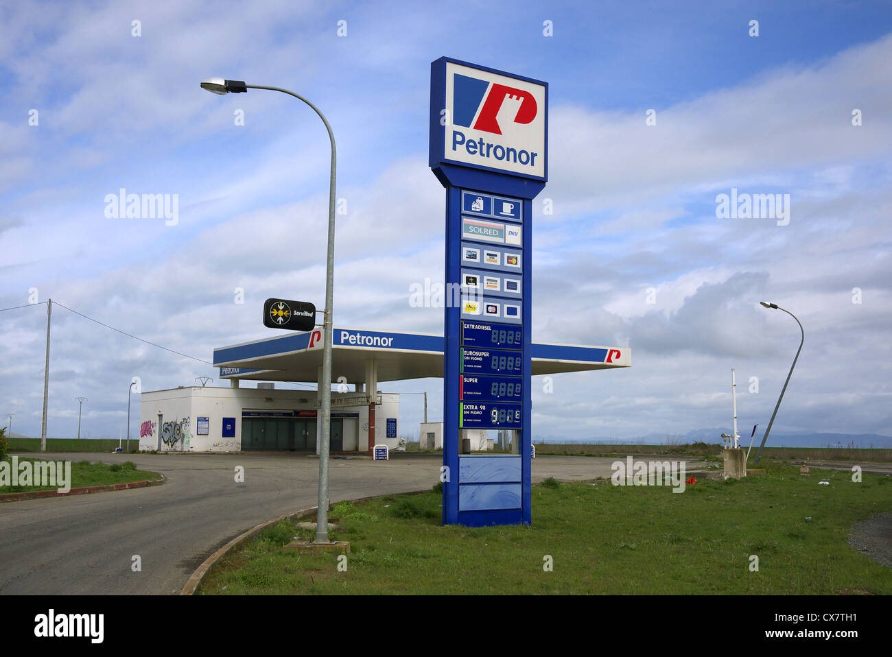 Derelict Petronor petrol station near Najera, Spain. Stock Photo