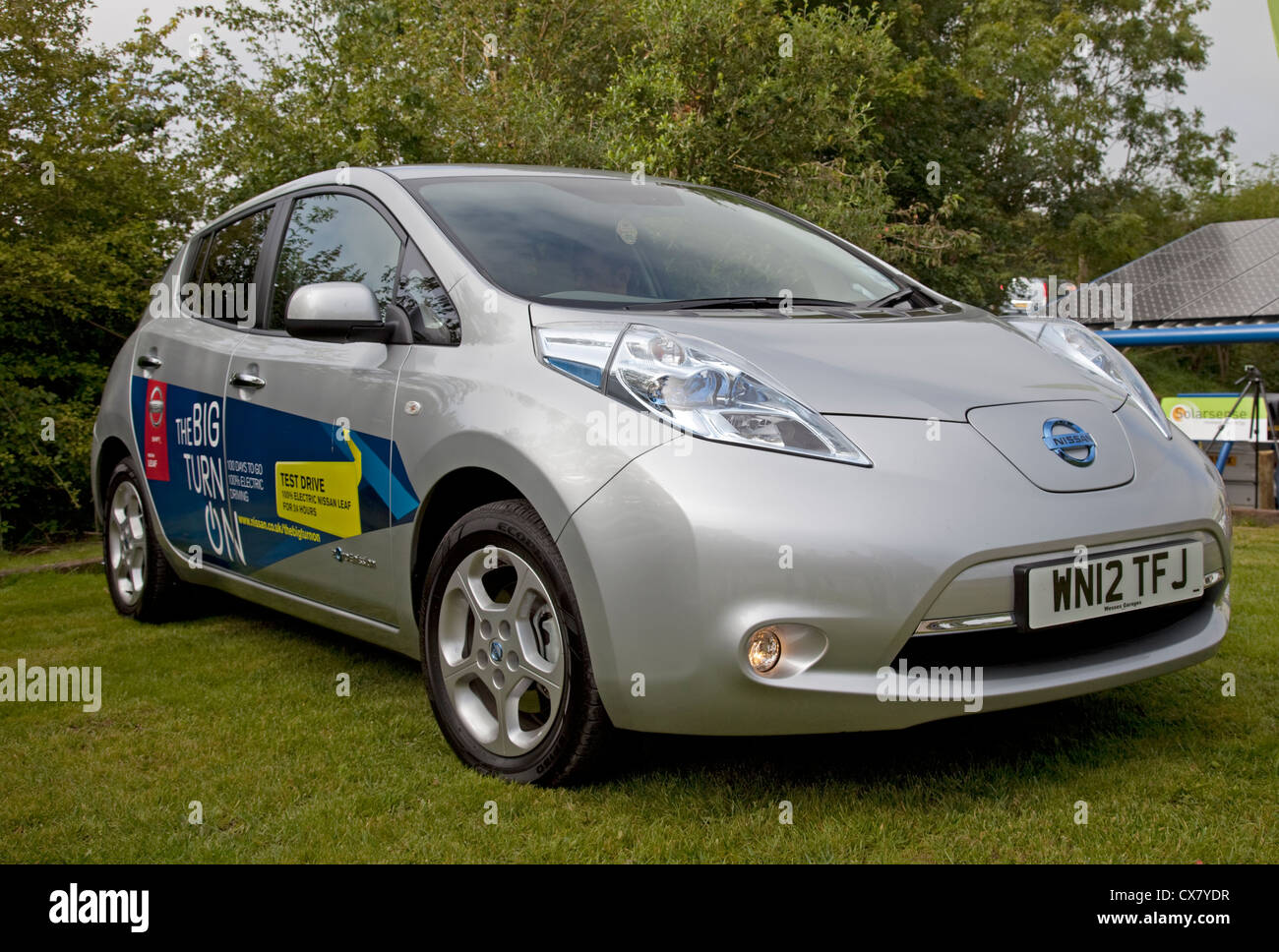 Nissan Leaf zero emissions electric car UK Stock Photo
